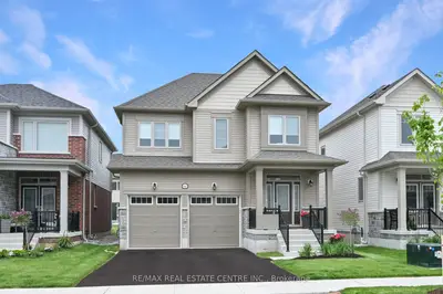 Detached in Centre Wellington