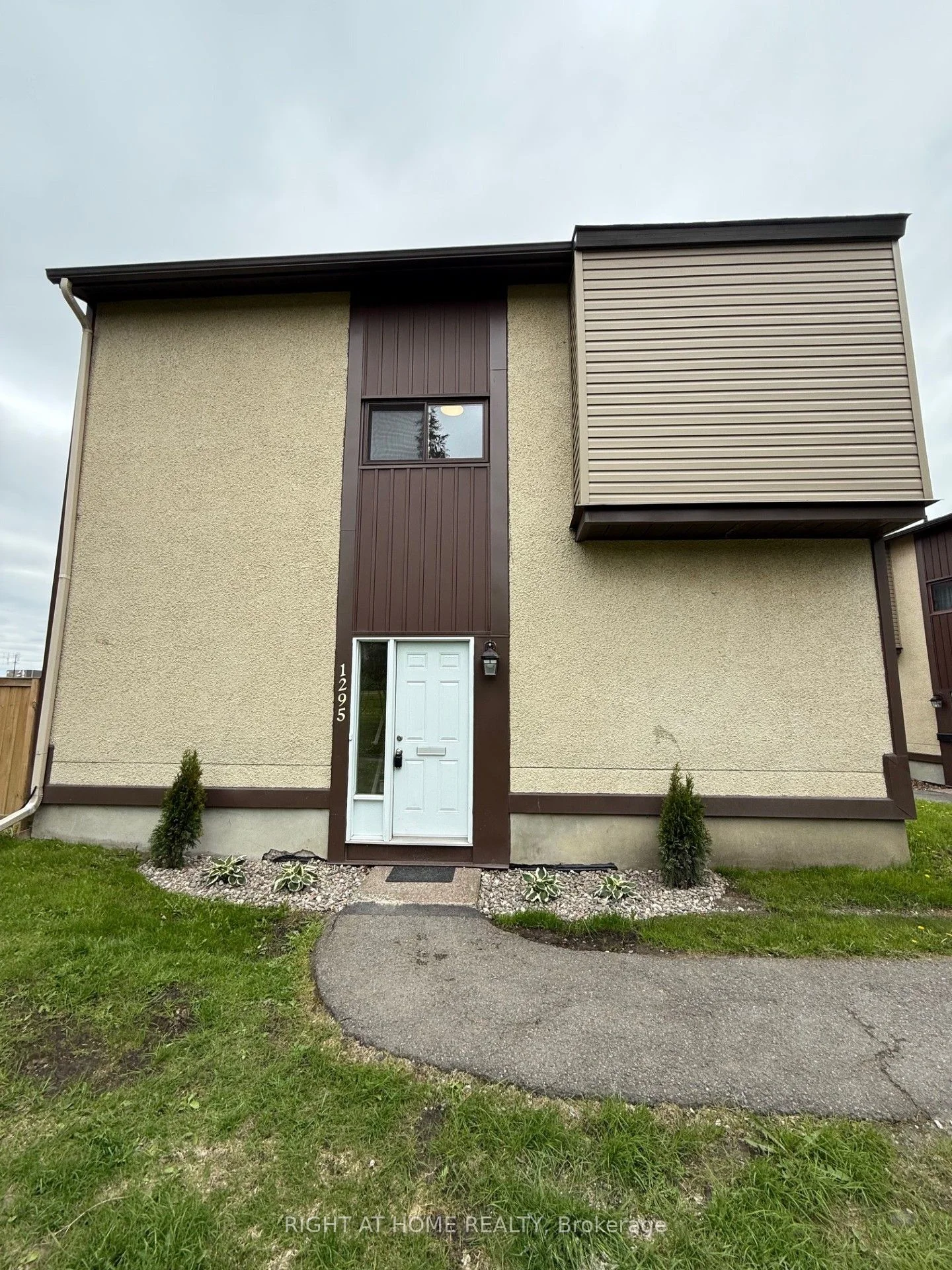 1295 Bethamy Lane, Beacon Hill North - South and Area, ON K1J 8P3