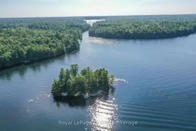 Detached in Gravenhurst