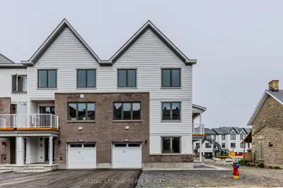 Att/Row/Townhouse in Stittsville - Munster - Richmond