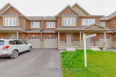 Att/Row/Townhouse in Hamilton