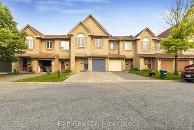 Att/Row/Townhouse in Barrhaven