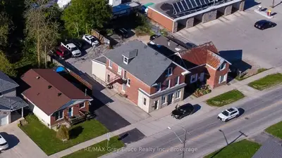 Detached in Owen Sound
