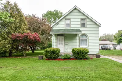 Detached in Stratford