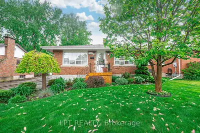 Detached in Brantford