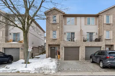 Condo Townhouse in Kitchener