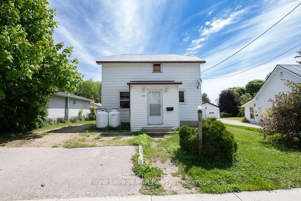 450 JAMES Street W, Wellington North, ON N0G 2L3
