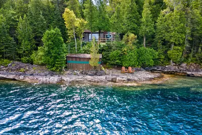 Detached in Northern Bruce Peninsula