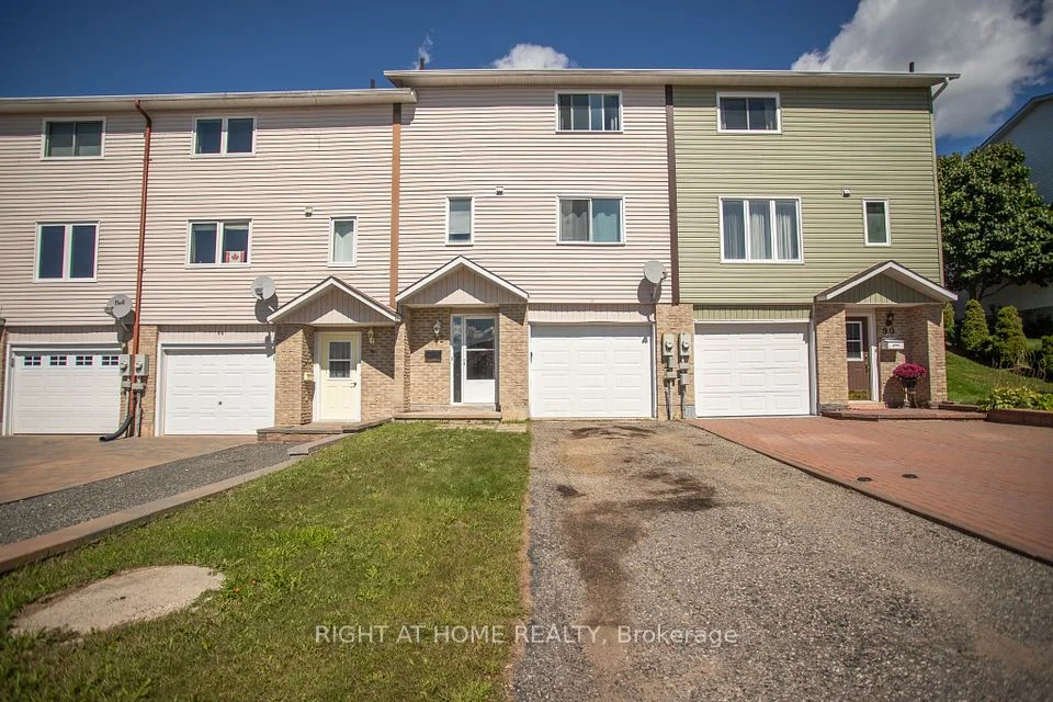 92 Farquhar Place, Elliot Lake, ON P5A 3H9