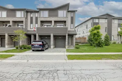 Condo Townhouse in London South