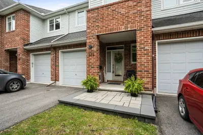 Att/Row/Townhouse in Stittsville - Munster - Richmond