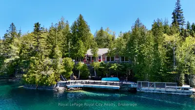 Detached in Northern Bruce Peninsula