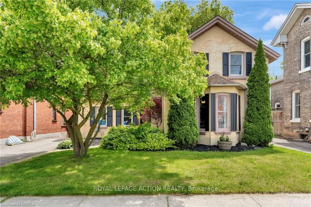 4 Palmerston Avenue, Brantford, ON N3T 4K9