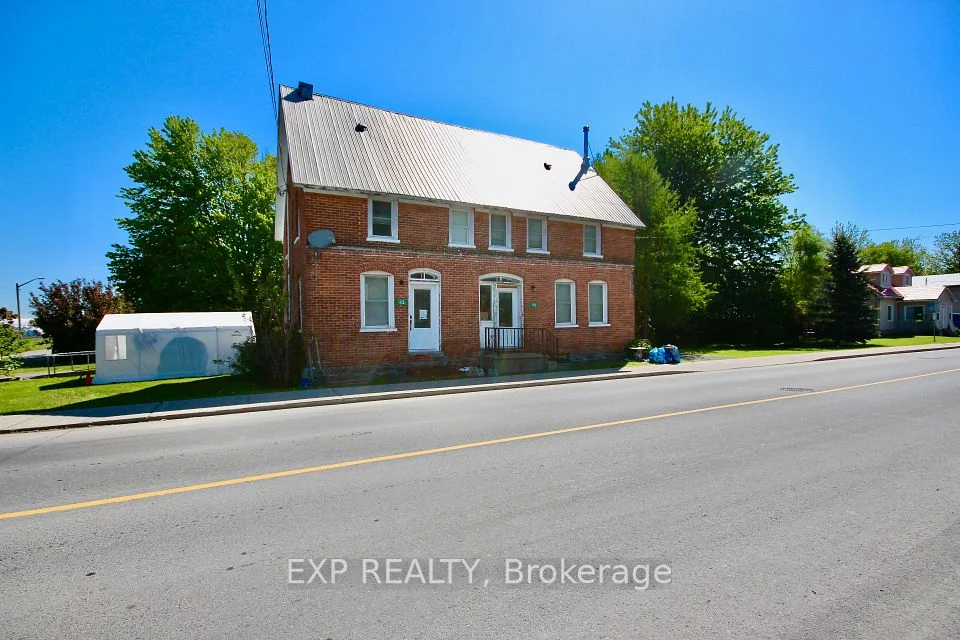 40 Main Street 40 & 42, North Stormont, ON K0C 0B2