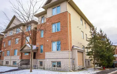 Condo Apartment in Barrhaven