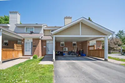 Condo Townhouse in Hunt Club - South Keys and Area