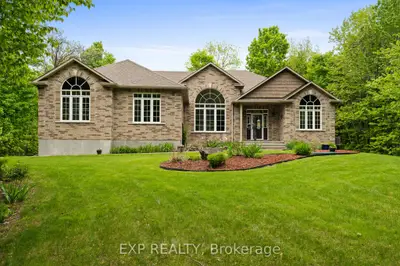 Detached in Beckwith