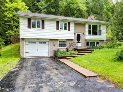 Detached in Bancroft