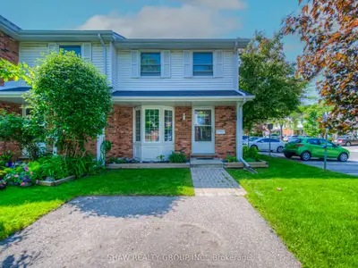 Condo Townhouse in Guelph