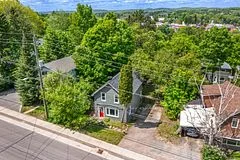 18 Florence Street E, Huntsville, ON P1H 1P8