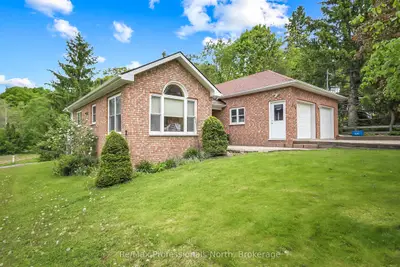 Detached in Gravenhurst