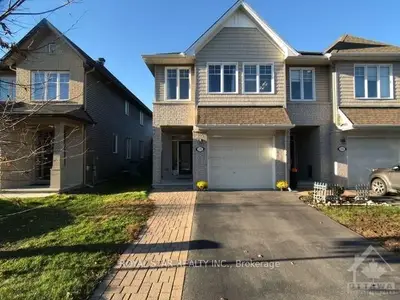 Att/Row/Townhouse in Blossom Park - Airport and Area