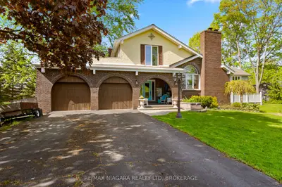 Detached in Port Colborne