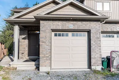 Att/Row/Townhouse in St. Catharines