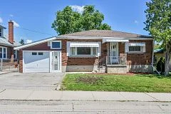 Detached in Brantford