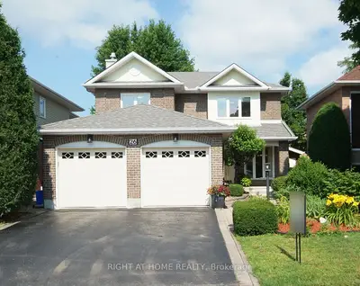 Detached in South of Baseline to Knoxdale