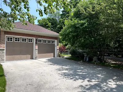 Att/Row/Townhouse in Kanata