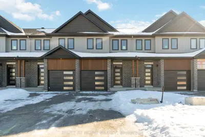 Att/Row/Townhouse in Carleton Place