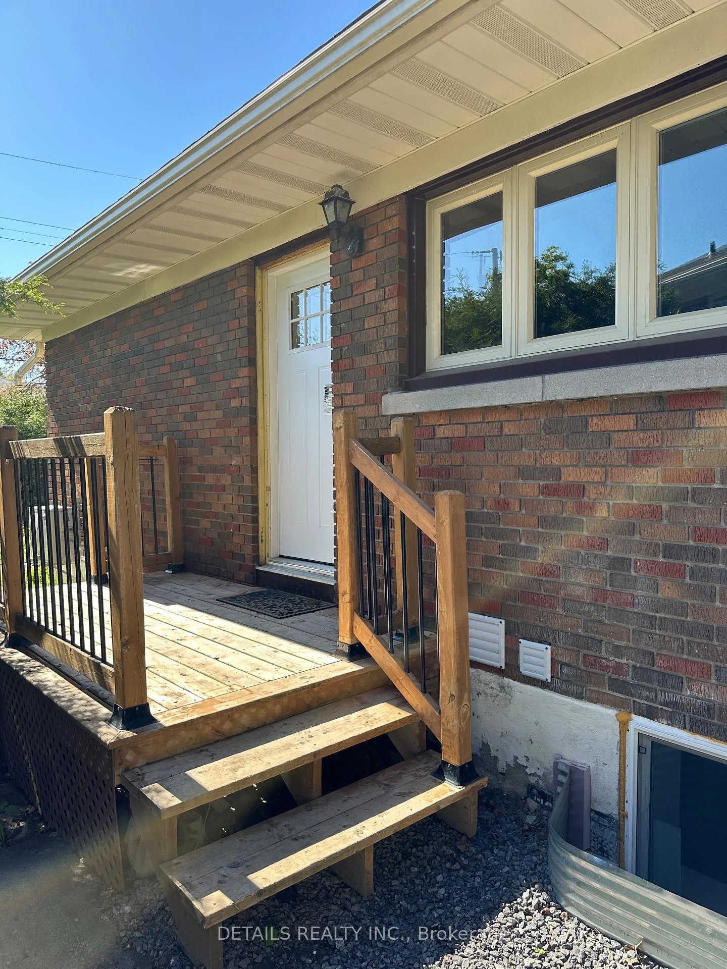 1587 Devon Street 2, Alta Vista and Area, ON K1G 0S6