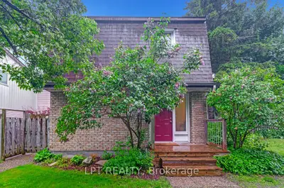 Condo Townhouse in Hunt Club - South Keys and Area