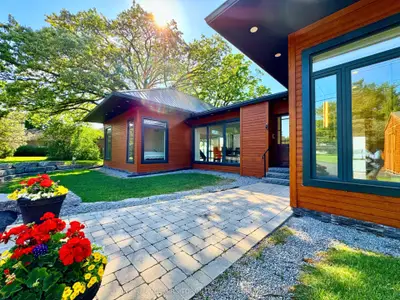 Detached in Prince Edward County
