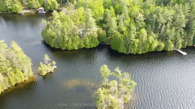 Detached in North Frontenac