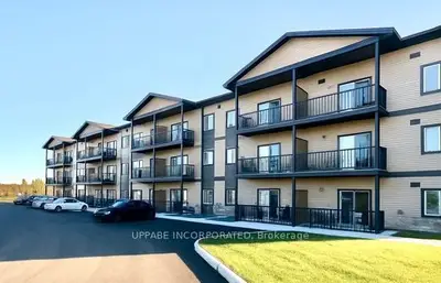 Condo Apartment in Blackburn Hamlet