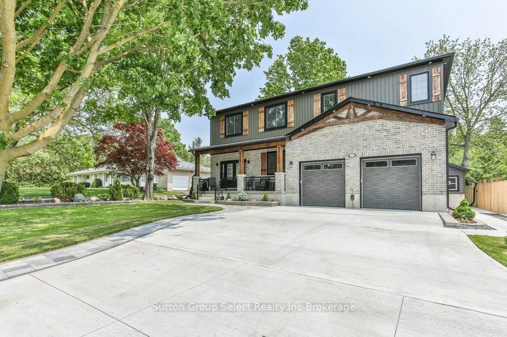 230 King Street E, Ingersoll, ON N5C 1H3