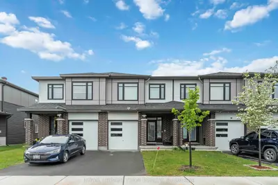 Att/Row/Townhouse in Stittsville - Munster - Richmond