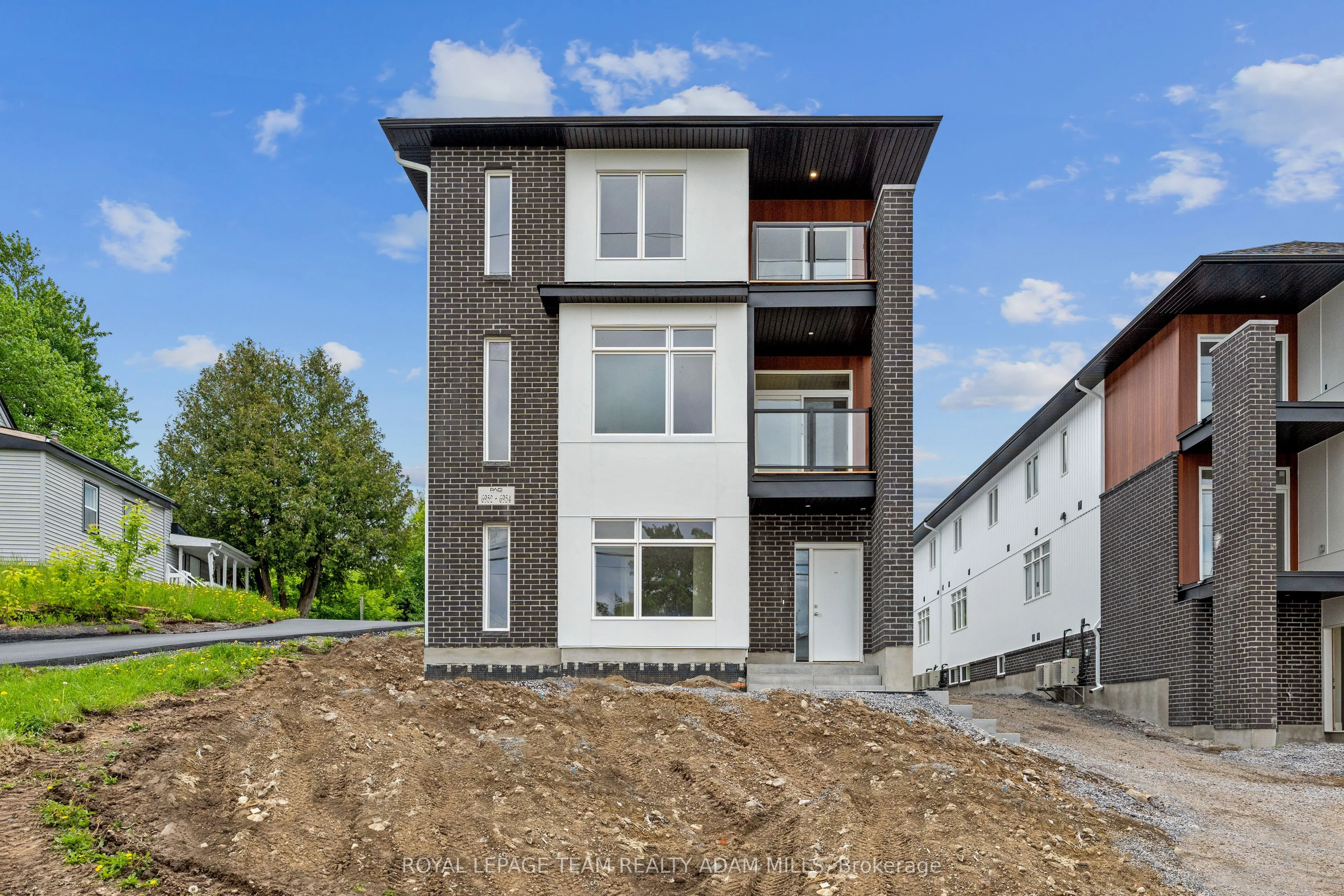 6954 Notre Dame Street, Orleans - Convent Glen and Area, ON K1C 1H7