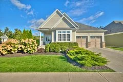 6 Derbyshire Drive, Fort Erie, ON L0S 1N0