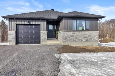 Detached in Arnprior