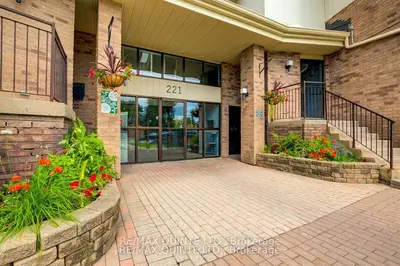 Condo Apartment in Belleville