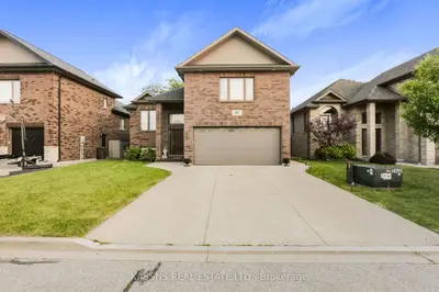 Detached in Lakeshore