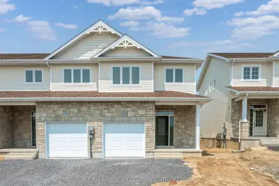 Att/Row/Townhouse in Kingston