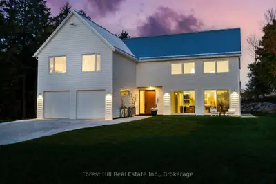 Detached in Blue Mountains