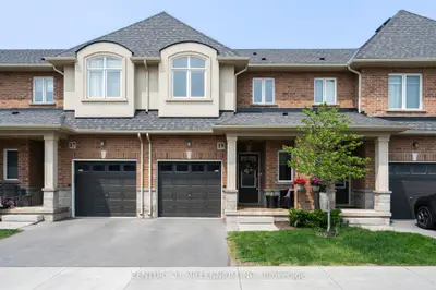 Condo Townhouse in Hamilton