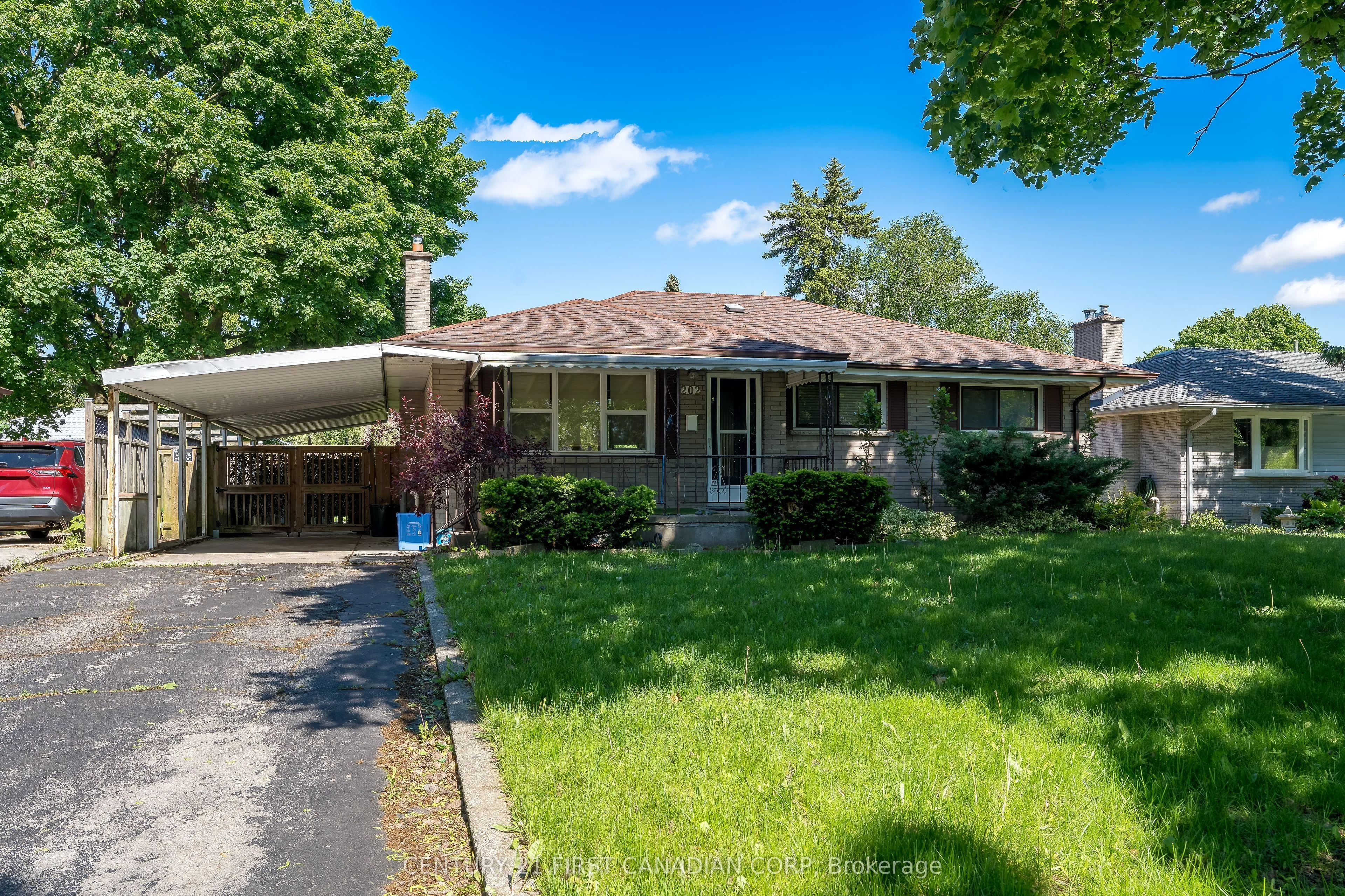 202 Renfro Crescent, London South, ON N5Z 3B7