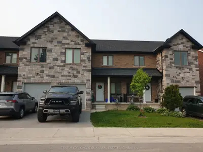 Att/Row/Townhouse in Wellington North