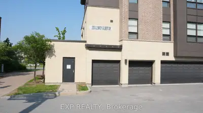 Condo Apartment in Barrhaven